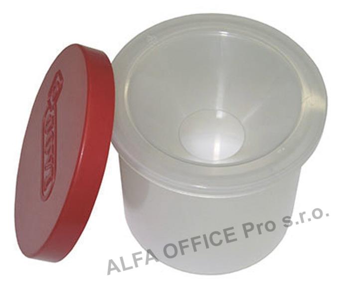 Kelímek na vodu s uzávěrem - transparentní